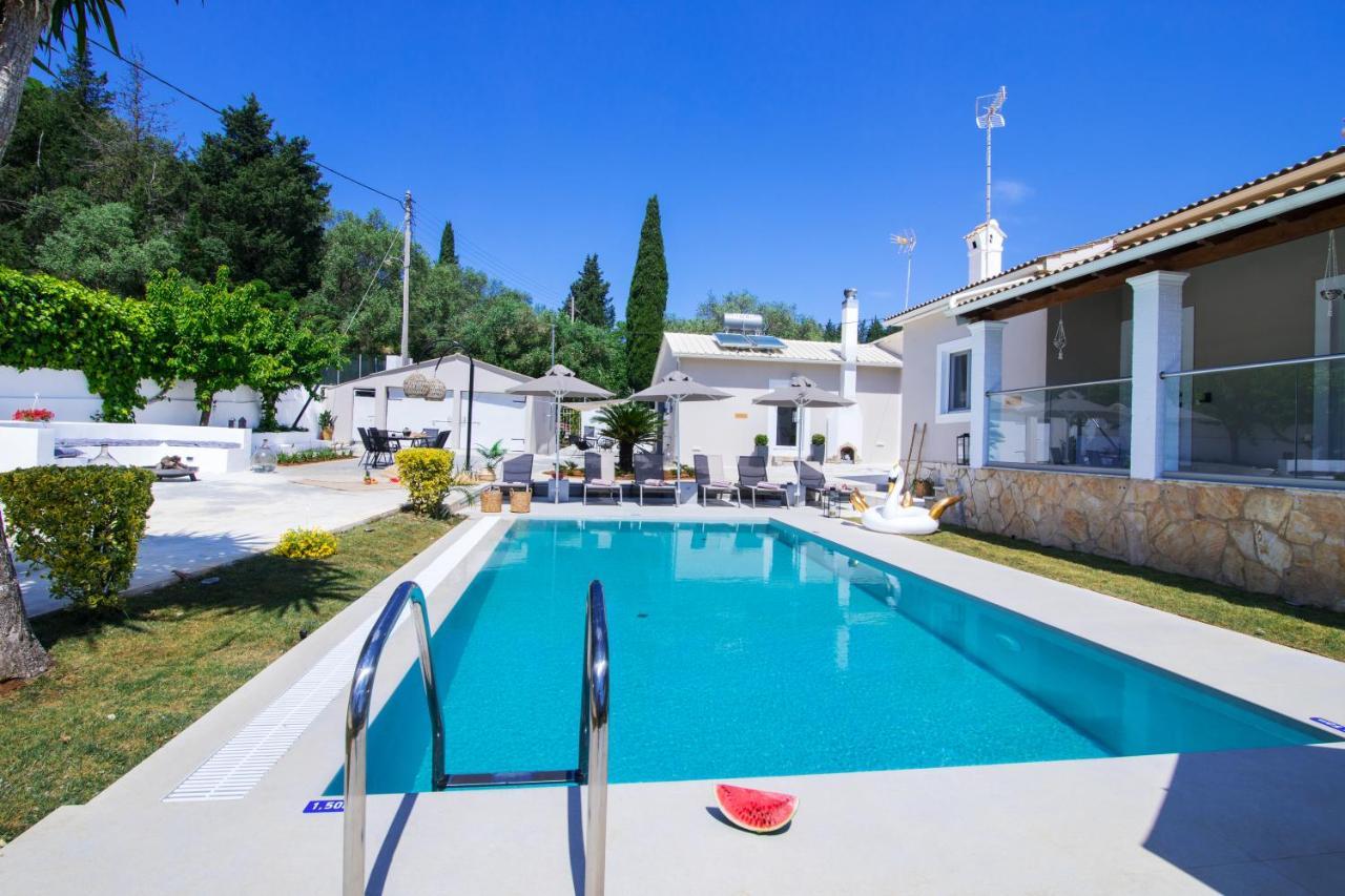 Grande Terra Villas With Swimming Pool Spartylas Extérieur photo